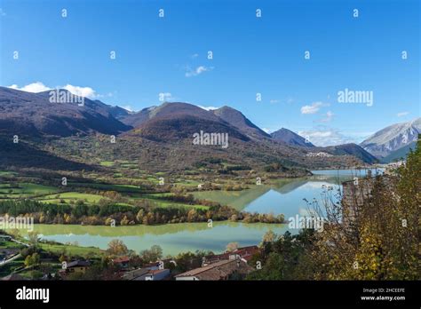 Lago Di Barrea Immagini E Fotografie Stock Ad Alta Risoluzione Alamy