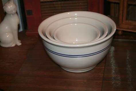 Set Of Heavy Gibson Stoneware Mixing Nesting Bowls With Cobalt Blue