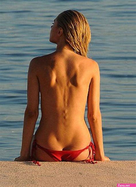 Kimberley Garner Hot Ass Upskirt Nipple Slip Sexy Pics