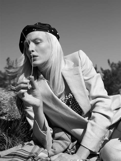 Zobacz, co anna rybus (anusia_86) odkrył(a) na pintereście — największej na świecie kolekcji pomysłów. Maggie Maurer by Wunsche & Samsel for Vogue Poland June ...