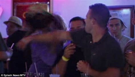 jersey shore s nicole snooki polizzi gets punched in the face in moment critics claim shows