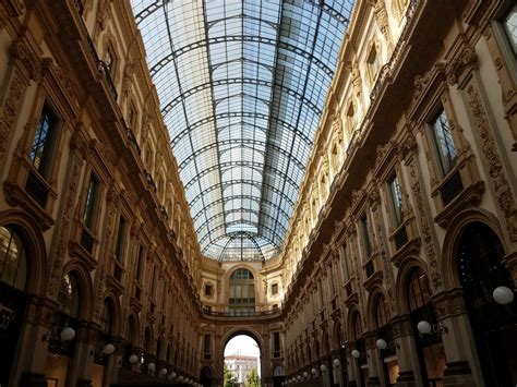 Galleria Vittorio Emanuele II: Go At Night