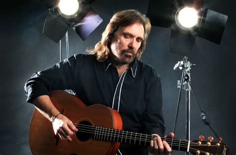 Share The Night With Dennis Locorriere Port Macquarie News Port Macquarie Nsw