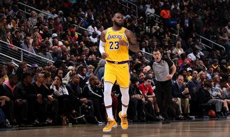 Lebron James Height In Feet 2020 Lebron James Height Weight Age Biography Career Lifestyle Net