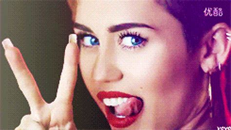Ego Parabéns Miley Cyrus Relembre A Carreira E Vida Da Cantora Em
