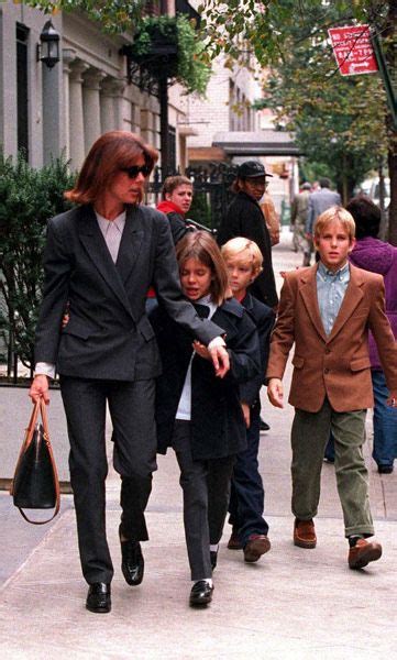 Monaco was een vestigingsstad dat in 1306 door de gebroeders grimaldi werd veroverd, zij hadden hun zinnen gezet op het veroveren van een stuk land voor hun familie. Special moments from Andrea Casiraghi's family album ...