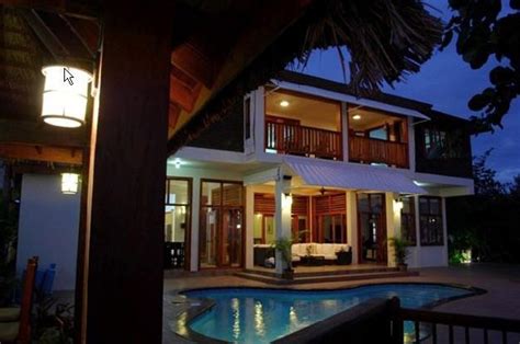 Villa Sur Mer Negril 6 Bedroom Oceanfront Has Outdoor Dining Area And
