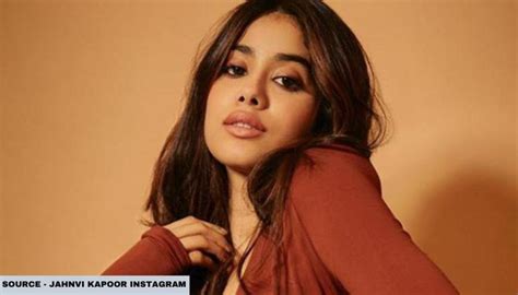 Janhvi Kapoor Opens Up About Her Feelings When She Is On Set Bollywood News