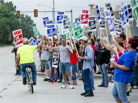 In Gm Strike Union Says Only 2 Of Deal Has Been Agreed To Were Far