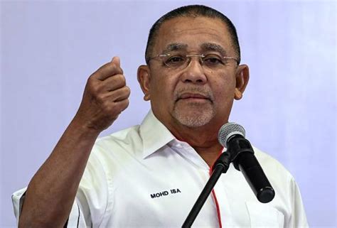 Tan sri mohd isa bin abdul samad born 14 november 1949 is a malaysian politician. Former Felda Chairman denied passport for umrah, but not ...