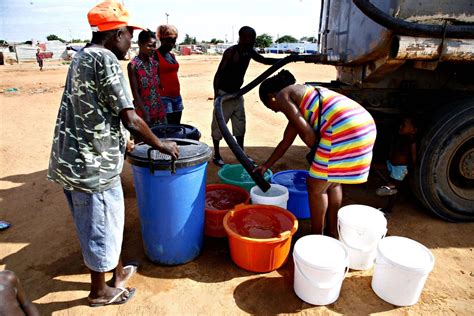 Metade Das Famílias Angolanas Não Bebe água Tratada Rede Angola