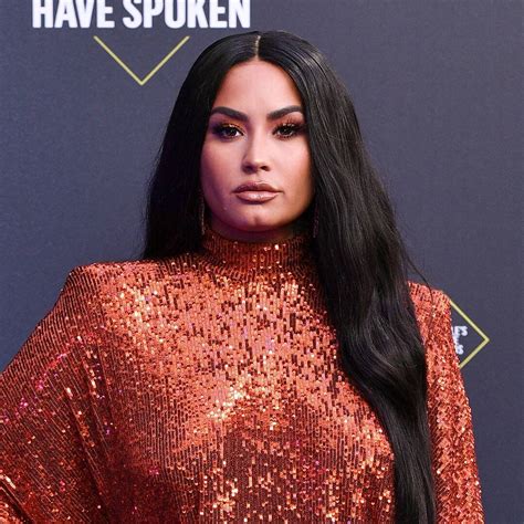 Demi Lovato Goes For Pretty In Pink With Bold New Hair Color E