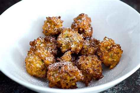 If the mixture is too thick, add one tablespoon of milk, or as needed, a little bit at a time. fresh corn hush puppies by The Red Spoon, via Flickr | Recetas para cocinar, Recetas, Cocinas