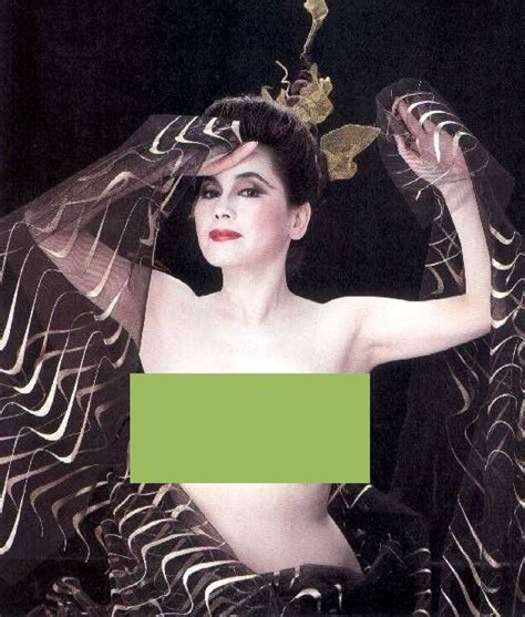 Lalu pada tahun 2008 ia akhirnya tinggal di shibuya, tokyo, jepang. Ratna Sari Dewi, Begini Perjalanan Hidup Istri ke-5 ...