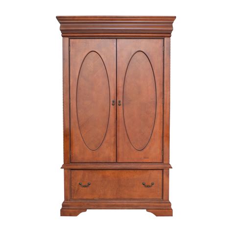 83 Off Broyhill Furniture Broyhill Furniture Two Door Armoire With
