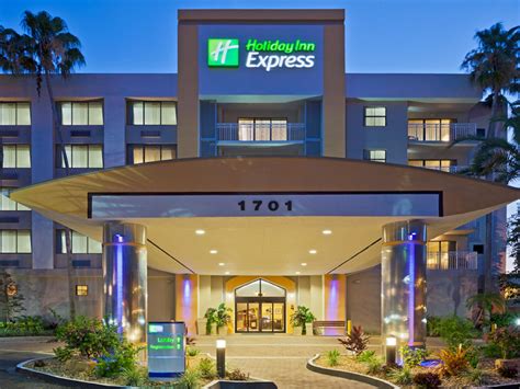 Room was large and had a view out the back to a pleasant view of some fields/hills. Holiday Inn Express & Suites Ft. Lauderdale-Plantation ...