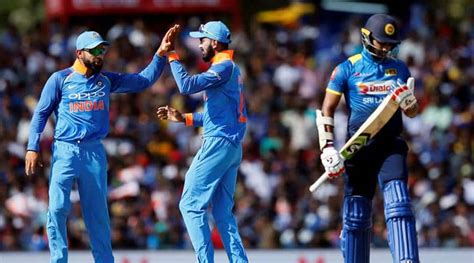 India Vs Sri Lanka Live Cricket Score 1st Odi India Get Breakthrough