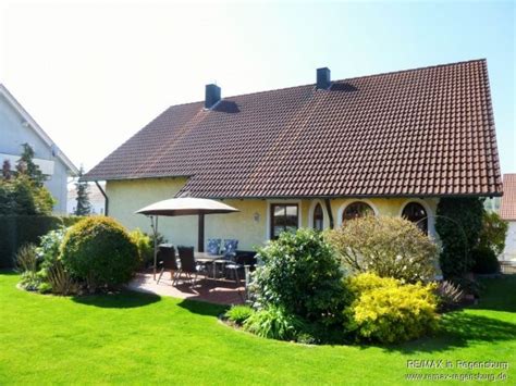 Zum verkauf steht hier ein mehrfamilienhaus mit gewerbeeinheit im zentrum von osterode am harz. Bild 7 von 24: ... herum! | Haus mieten, Immobilien ...