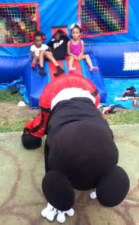 Mickey Mouse Twerks At A Infants Birthday In New Orleans Daily Mail