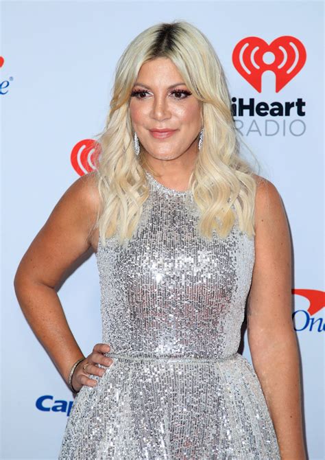 90210 castmates shannen doherty, tori spelling and brian austin green are joined by marky mark at the roxbury, 1992. TORI SPELLING at Iheartradio Music Festival in Las Vegas 09/20/2019 - HawtCelebs