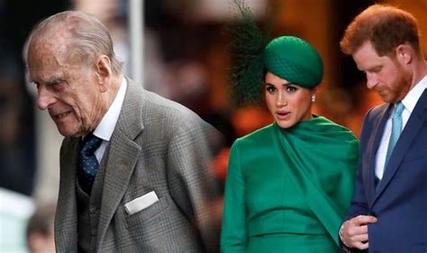 19.02.2020 · prince philip's health has caused concern following one royal expert as she believes queen elizabeth ii's could face her 'annus horribilis' again in 03.11.2020 · prince philip refused to give in to the issues coming with age and deteriorating health, a royal biographer has revealed. Prince Philip snub: Why Duke may have shunned Meghan ...