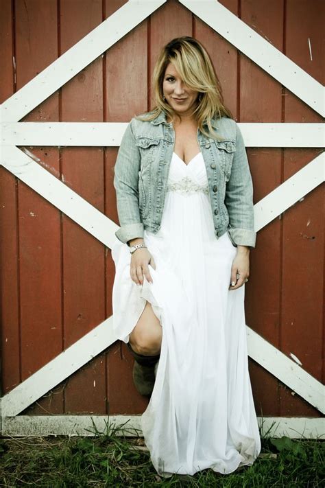 The peas, stripes and other patterns of a tie should not be too large or too contrasting. 25 Cool Stylish Ways to Wear Denim | Styles Weekly