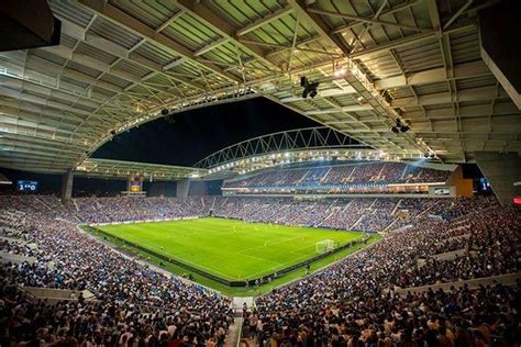 Ab 68€ (7̶3̶€̶) bei tripadvisor: Fantastic Soccer Tour with Dragon and Bessa Stadium ...