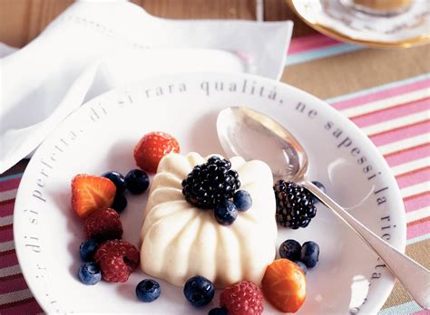 Panna cotta met rood fruit ai frutti di bosco recept
