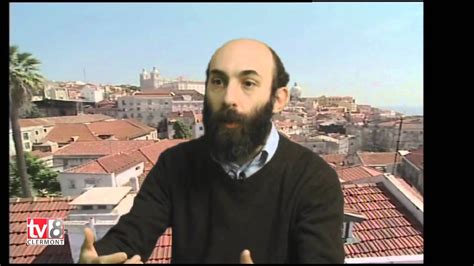 Kariyeri boyunca orta saha olarak, ülkesinin amatör kulüplerinde forma giymiş. Victor Pereira, auteur - YouTube