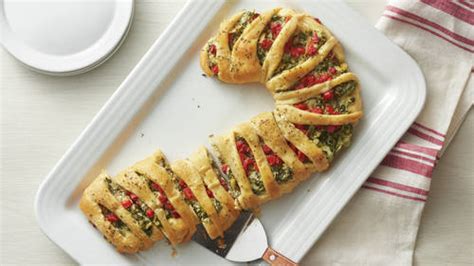 These easy, festive christmas appetizers will be the hit of your holiday party. Easy Christmas Appetizers Pillsbury Com