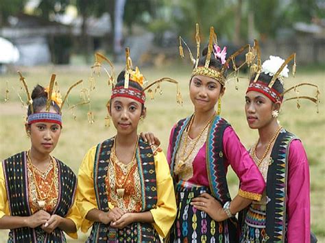 Baju Adat Nusa Tenggara Timur Pariwisata Indonesia
