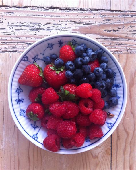 Yummi summer berries | Summer berries, Berries, Food