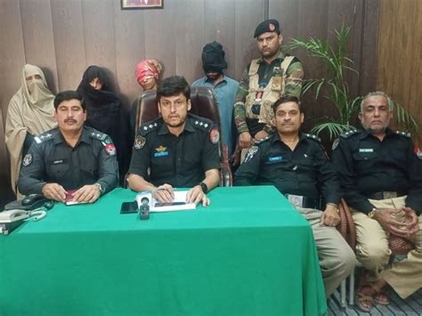 پشاور میں 8 سالہ بچی کو بے دردری سے قتل کرنے والے بہن بھائی سمیت 4 ملزمان گرفتار ایکسپریس اردو