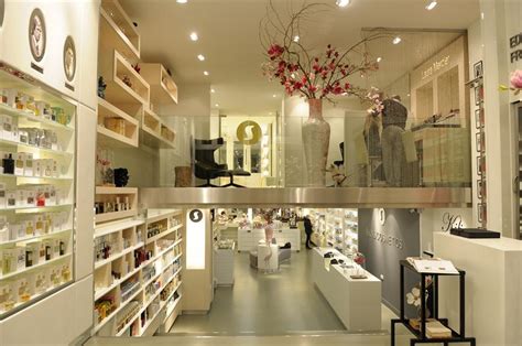 Skins Cosmetics Beauty Cosmetica And Parfumerie In Amsterdam