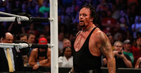 Wwe Legend Undertaker Retires At As Fans Pay Tribute To The Wrestling Great Meaww