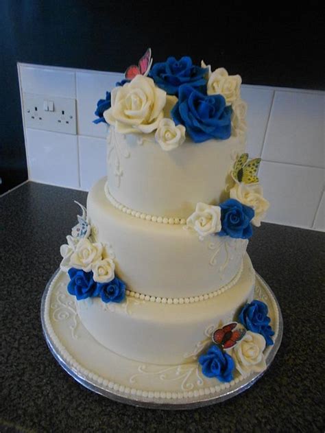 My First Wedding Cake Ivory And Royal Blue Decorated Cakesdecor