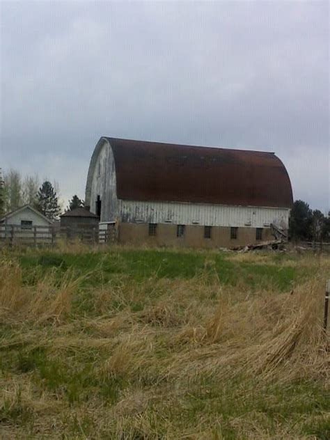 Old Round Top White Barn Old Barns Rustic Barn Farm Buildings