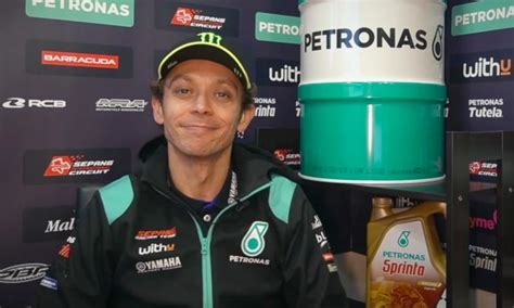 With new livery, valentino rossi and franco morbidelli will try to be on the top of the grid this motogp new season. MotoGP: Valentino Rossi greets 2021 in Petronas Yamaha SRT ...