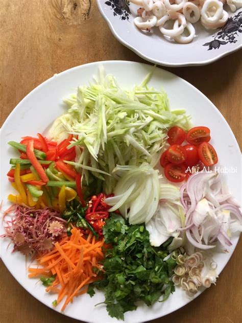 Kali ini kami bawakan resepi somtam thai iaitu sejenis kerabu masakan orang thai. Cara dan Resepi Kerabu Sotong Thai yang akan mengecurkan ...