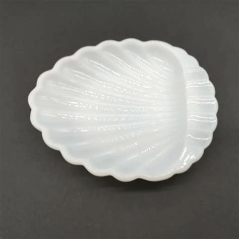 Vintage Clam Shell White Milk Glass Scalloped Seashell Shaped Soap