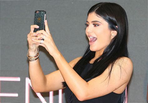 Kylie Jenner Pretty Much Just Cost Snapchat A Billion Dollars Iheartradio