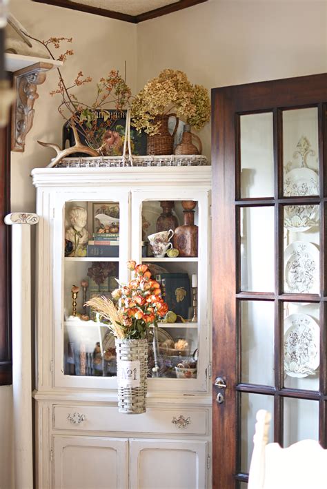 Follow The Yellow Brick Home Fall Decorating With Hydrangeas Follow