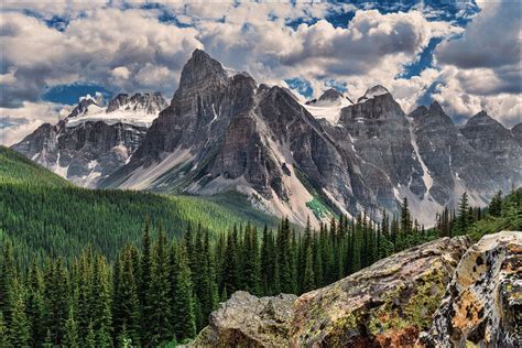 Stunning Mountains Valley Of Ten Peaks Earth Pictures Scenic