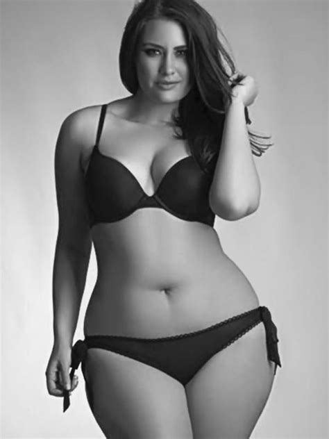 Pear Shaped Women Attractive