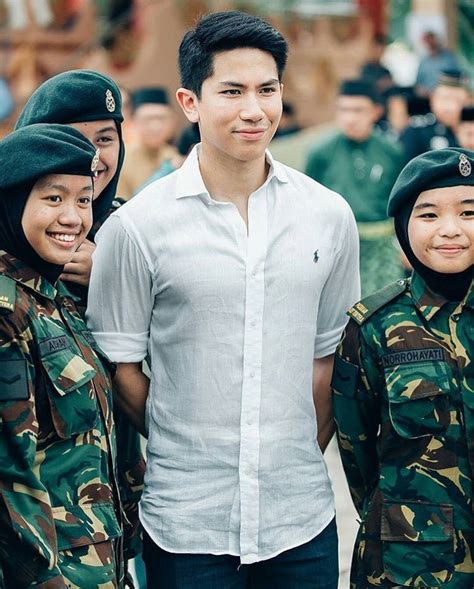 Formally known as prince mateen of brunei, he is the tenth child of sultan hassanal bolkiah and his second wife mariam. Prince Mateen ; Photo credit to owner | Pangeran, Suami ...
