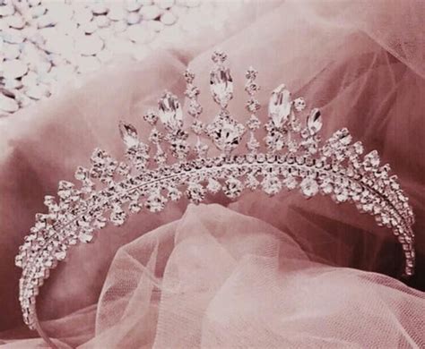 Pin By Manouk On Rose Gold Stream Beautiful Tiaras Quinceanera