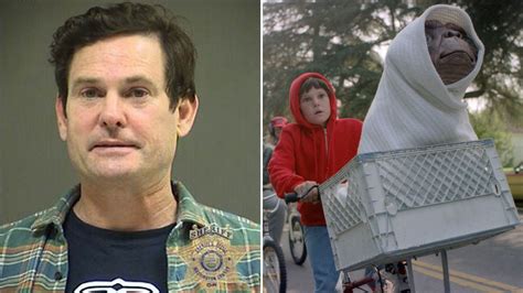 Elliott From Et Arrested Actor Henry Thomas Held For Drink Driving