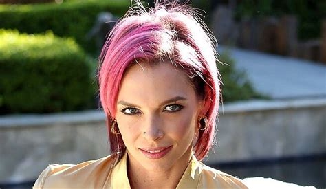 Anna Bell Peaks Biographywiki Age Height Career Photos And More