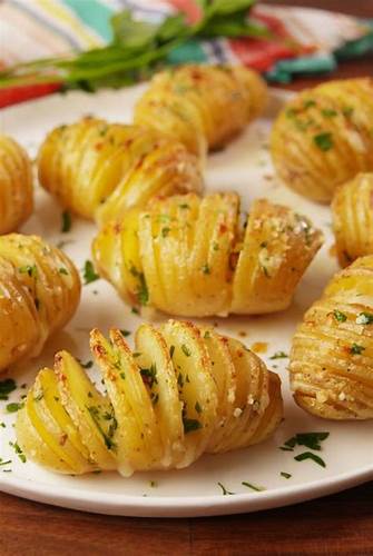 Запеченная диета картошка Потрясающая картошка с сыром и чесночным маслом, рецепты с фото Потрясающая картошка с сыром и чесночным маслом, рецепты с фото Запеченная диета картошка