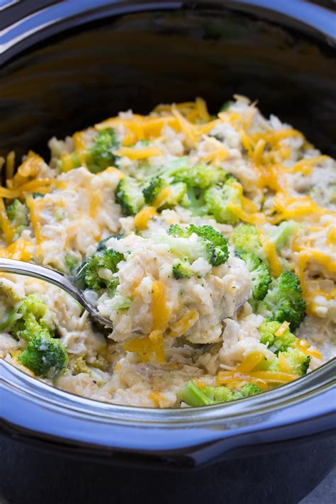 Place the chicken on the rice mixture. Slow Cooker Chicken, Broccoli and Rice Casserole ...